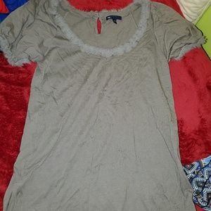 Super cute gray top medium Gap